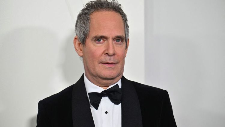 Tom Hollander