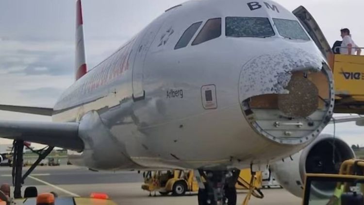 AUA Flugzeug Hagel